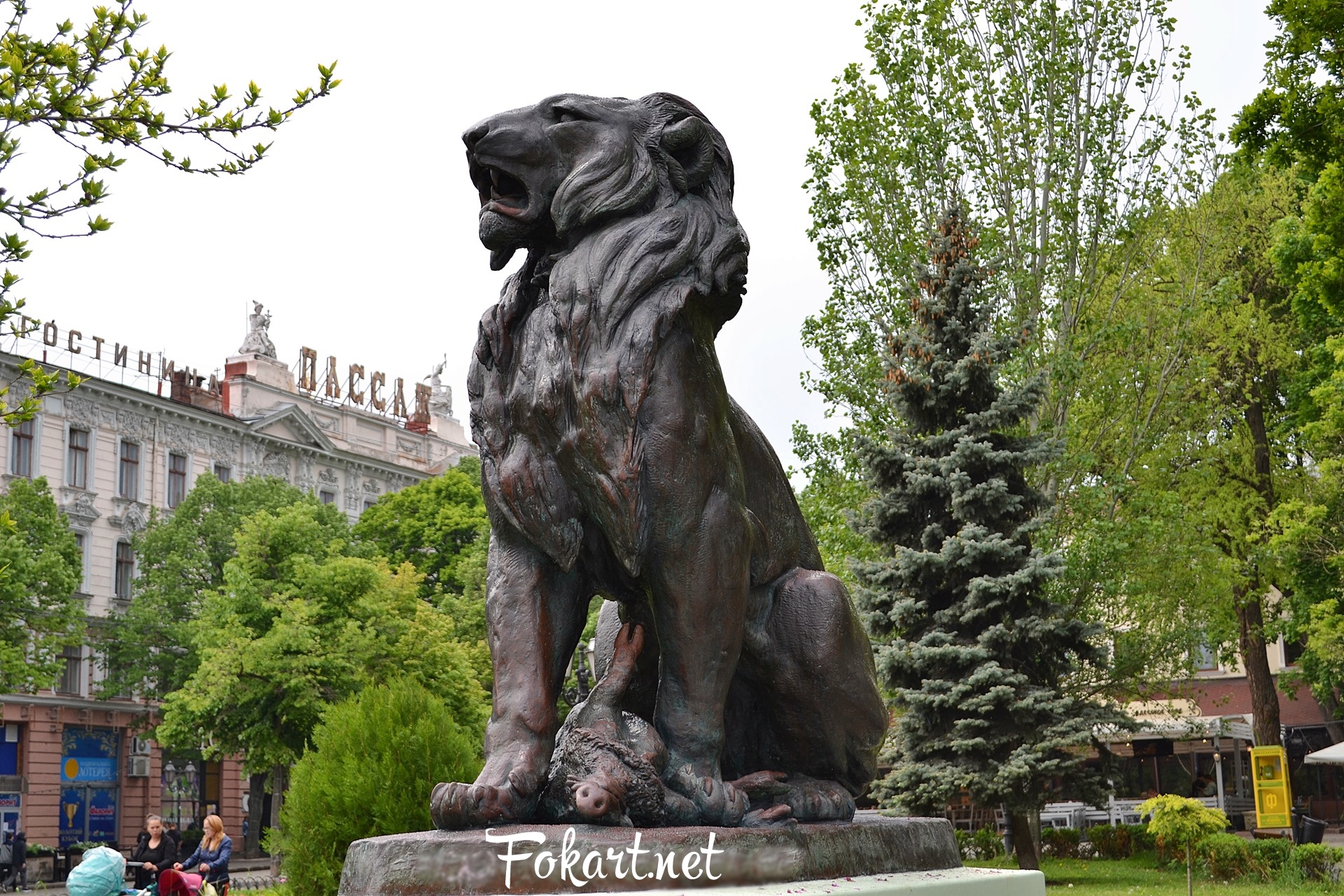 Лев в одесском городском саду